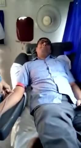 #DONATE_BLOOD_SAVE_LIFE
#REALHERO बड़े भाई #अतुल दुबे 0+ जी द्वारा
जरूरतमन्द मरीज के लिए हमारे निवेदन पर जिला #प्रतापगढ़ में जिला अस्पताल ब्लड बैंक में पहुँचकर रक्तदान किया।।