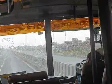 सिरसागंज: उत्तर प्रदेश रोडवेज का बुरा हाल बारिश में शीशे पर वाइपर नही सीटों पर पानी @upsrtc #upsrtchq