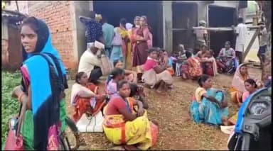 बोलबा: प्रखण्ड मुख्यालय में 25 किमी दूर से राशन के लिए ठेपा लगाने पहुँचे कार्डधारी #बोलबा