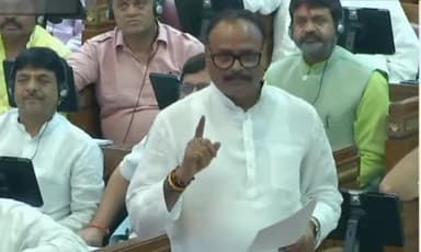 विधानसभा सत्र के दौरान नेता प्रतिपक्ष द्वारा चिकित्सा शिक्षा पर उठाय गए सवालों का जवाब देते #डिप्टी सीएम ब्रजेश पाठक#