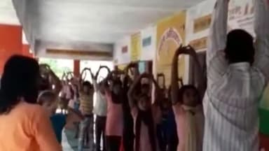 राष्ट्रीय आयुर्वेद चिकित्सालय नवलगढ़ के द्वारा पूर्व माध्यमिक विद्यालय में किया गया आयुर्वेद ,योग पर जगरुक्त#आयुर्वेद#योग