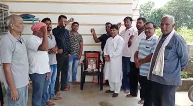 जनसंघ के पूर्व अध्यक्ष एवं #एकात्म_मानववाद के प्रणेता #पंडित_दीनदयाल_उपाध्याय जी की जयंती बाराद्वार में मनाया गया।