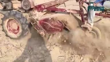 जानिए किसे कहा जाता है खेती का 'मिनी ट्रैक्टर'
#powertiller #krishiyantra #tractor