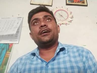 #इंद्रा_अवाश योजना में प्रतेक लाभुक से 10000 और पुरे बिहार में 12 अरब 55 करोड़ 50 लाख रुपए लेते हैं #नितीश_चच्चा