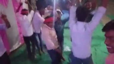 राघोगढ़: bhaisana #गांव की #झांकी में #लड़के आनंद #उठाते हुए