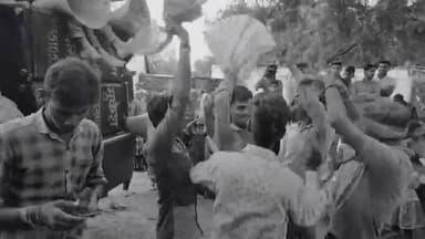 कल दुर्गापुर में नौ दिवसीय माता रानी के विसर्जित करने पर काफी लोगों ने अच्छा डांस और माता रानी की जय कार #विसर्जित