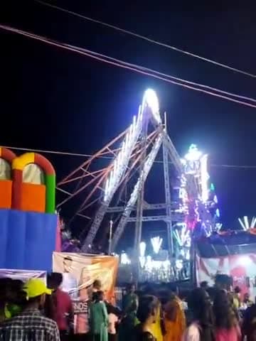 धनबाद/केंदुआडीह: धनबाद दशहरा मेला मे बहुत भारी भीड़ और बच्चे मस्ती करें रहे है #Dhanbad #jharkhand#dashera #bankmore