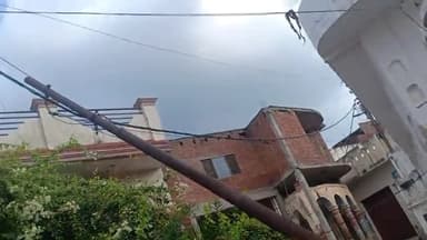 विद्युत विभाग की लापरवाही के कारण गिरा बिजली का पोल
#viral_whatsaap_video
