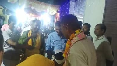 #यमुनानगर के #दुसानी गांव में मेरे #शिष्य श्री #बाला जी के परम भक्त द्वारा #आयोजित विशाल #जागरण में गुरु #महिन्द्र जी का #भव्य #स्वागत करते हुए भगत-जन !