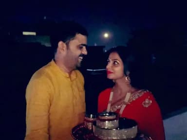 कारवाचौथ की बधाई प्रिय सहधर्मिणी प्रभु से प्रार्थना प्रत्येक जन्म तुम ही मिलो।
#VTripathiINC
 #KarwaChauth