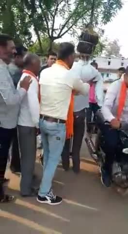 कांग्रेस राज में कानून बढ़ते अपराध को बढ़ावा देती ये सरकार आतंकवादी के सयोगी #bhupes बघेल का पुतला दहन निपनिया में किया