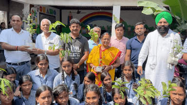 कल धनबाद रोटरी क्लब के तरफ से निरसा के किड्स एजुकेशन सेंटर मे हुआ वृक्षारोपण कार्यक्रम #nirsa #Dhanbad #Jharkhand #india #treeplanting