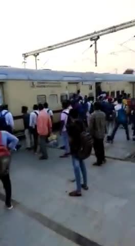 PET अभ्यर्थियों की संख्या 37 लाख है। चूंकि संख्या बड़ी है इसलिए सरकार का इंतजाम नाकाफी है। लेकिन यहां जिसे ...
#UpPET