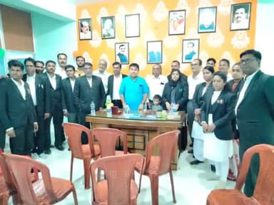 #चौरई भाजपा ग्रामीण मंडल
अधिवक्ता संघ के साथ हुई चाय पर चर्चा ।
चौरई - मेरे मण्डल के नवीन कार्यालय सेवा सदन परिसर में चौरई के अधिवक्ता संघ के साथ कई मुद्दों पर विस्तार से चाय के दौरान चर्चा हुई