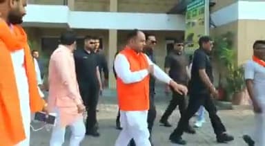 कुलदीप हिंदू ने #इलाहाबाद_हाईकोर्ट (HC) के निर्देश को मध्य नजर रखते हुए हिन्दू संगठन को अनिश्चित काल के लिए बंद कर दिया ...