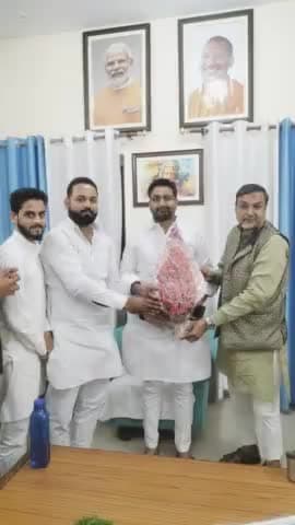 *#लखनऊ_सरकारी_आवास पर बड़े भाई #उतर_प्रदेश #सरकार में #अल्पसंख्यक #कल्याण, #मुस्लिम #वक्फ व #हज #राज्य_मंत्री जनाब आदरणीय #दानिश_आज़ाद_अंसारी जी से मिलकर मुलाकात की।*
*#BJP4IND #BJP4UP *#leaders #lukhnow*