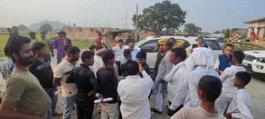 क्षेत्र भ्रमण के दौरान हुसैनाबाद प्रखंड के पतरा खुर्द पंचायत के लोगों से मुलाकात किया और उनका कुशल क्षेम जाना।
#karamveersinghji #nagendranathtripathiji #bjppalamu #lkbajpaibjp #BJPJharkhand