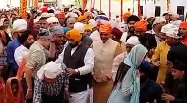#GuruNanakDevji ने कहा मेहनत करो, सेवा करो, दान दो। सद्कर्मों से समाज एवं राष्ट्र की की उन्नति के लिए नये मार्ग खुलेंगे।