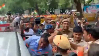 भारतीय युवा कांग्रेस के राष्ट्रीय अध्यक्ष, ऑक्सीजन मैन ऑफ इंडिया श्री @srinivasiyc जी को जन्मदिन की बधाई व ढेरों शुभकामनाएं।
#HBDOxygenMan