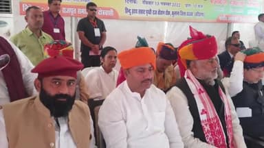 रक्षा मंत्री #राजनाथ_सिंह हरियाणा के मुख्यमंत्री #मनोहर_लाल_खट्टर
#शेर_सिंह_राणा (राजपा) संयोजक व अनेक मंत्री/ विधायक/ सांसदों ने मिलकर हरियाणा में सम्राट पृथ्वीराज चौहान जी की मूर्ति का अनावरण किया !