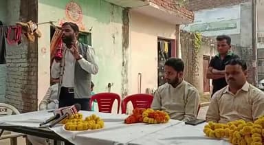 समर्थिक प्रत्याशी #वॉर्ड_62 Renu Sarma जी के समर्थन में मोहल्ला सभा मे राष्ट्रीय प्रवक्ता दीपक पांडेय ने आम जनता से renu sharna को वोट देने की अपील की