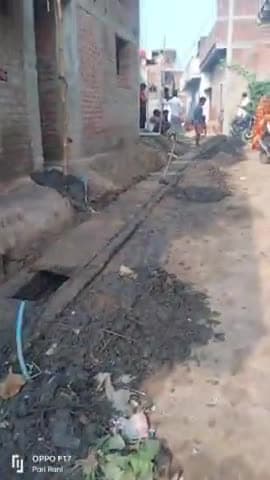 Kudra:  Hardaspur Gaon Me nali ke safai karte hue gaon ke log
#Hardaspur