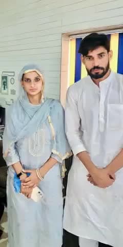 #Neha_Khan:-
मैं शुक्रिया करू तेरा तो कहाँ तक करूँ,
ए मेरे ख़ुदा.मैंने सिर झुकाया कम, तेरे एहसान बहुत है
#ashfaq_khan