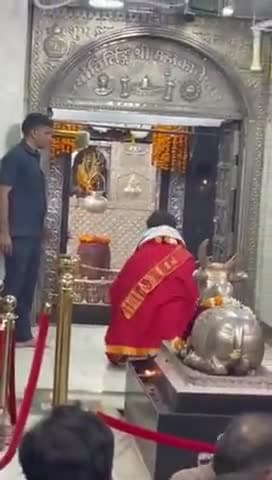 महाकाल के दरबार में शिव भक्त राहुल गांधी जी...
#महाकाल_की_नगरी_में_राहुल Rahul Gandhi