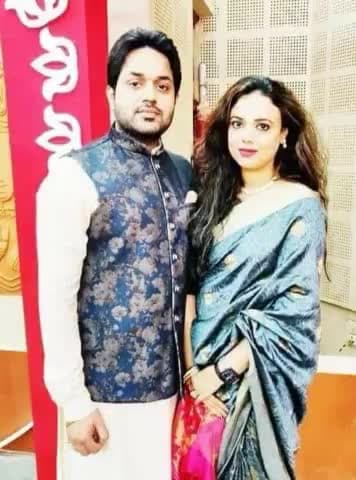 आप दोनों को शादी की सालगिरह बहुत-बहुत बधाई व अनंत शुभकामनाएं। आने वाला प्रत्येक नया दिन, आपके जीवन में अनेकानेक सफलताएं व अपार खुशियां लेकर आएं। ईश्वर की कृपा और आशीर्वाद सदैव आप दोनों पर बना रहें।
#Kumar_Gaurav
#Happy_Marriage_Anniversary