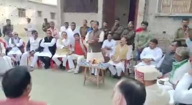 कुढ़नी विधानसभा क्षेत्र उपचुनाव में महागठबंधन समर्थित जद (यू.) प्रत्याशी श्री मनोज कुशवाहा जी के पक्ष में किशुनपुर बलौर ग्रामपंचायत में मतदाता मालिकों को संबोधित करते हुए। #upendra_kushwaha