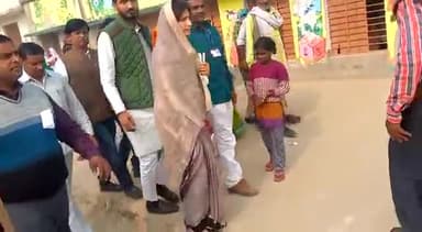 मा. डिंपल यादव जी ने अलग-अलग बूथों पर जाकर किया निरीक्षण।
#MainpuriByElection