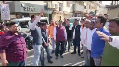 कांग्रेस के खिलाफ युवा मोर्चा का हल्ला बोल कार्यकर्ताओं ने फूंका सरकार का पुतला
#bhupeshbaghel
#Ramansingh