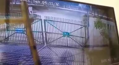ग्रेटर नोएडा
तेज रफ्तार कार से सेक्युर्टी गेट तोड़कर भागे दबंग, कार सवार दबंगों का वीडियो वायरल
#Greater Noida #Vira