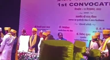 पार्लियामेंट स्ट्रीट: यूनिवर्सिटी टॉपर Roushni parween को Phagu Chauhan ने पुरस्कृत किया ।
#tps college
#patnauniversity
#zoology department
