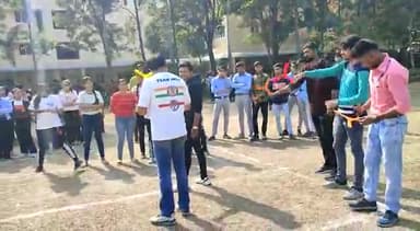 Did a Workshop With Naina & Kavya in SDPS College, Indore.. 🇮🇳
#Mowgli #JungleBook #JungleBoy #MowgliLand
#BoomerangsAroundTheWorld #BoomerangIndia #JeansWalaMowgli #BoomerangSport