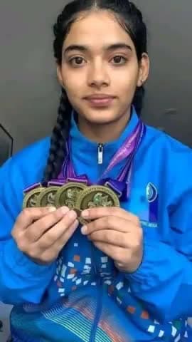 #गजब मामा
गुजिया, बेड़ई, समोसे , कचोड़ी , दाल बाटी के बारे में तो याद रहा मामाजी को, लेकिन जिस भांजी ने न्यूजीलैंड जाकर देश का नाम रोशन किया उसी को भूल गए,कम से कम उसका मंच पर नाम ही ले लिया होता।