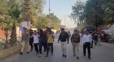 रायपुर: रायपुरब्रेकिंग
रेलवे के लोको पायलट से मारपीट कर लूट को अंजाम देने वाले आरोपी चढ़े पुलिस के हत्थे
#raipurnew
#crimenews