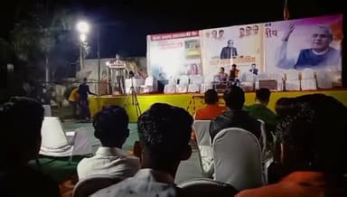 अटल बिहारी वाजपेई जी की जयंती पर भाजपा द्वारा बुरहानपुर में आयोजित अटल युवा संवाद में युवाओं को सम्बोधित किया #अटलबिहारी