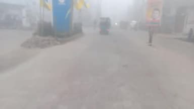 महोबा में सर्दी का मौसम तेज रफ्तार पकड़ता हुआ सर्दी की मार से सैकड़ों चौराहे खाली।
#mahoba #mosam #mansoon #mahobanews