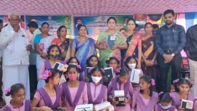 వీఆర్ పురం మండలంలోని 353 మంది విద్యార్థులకు ట్యాబ్లను పంపిణీ చేసిన ఎమ్మెల్యే నాగులపల్లి ధనలక్మి