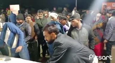 दारू नही दूध के साथ करे नवबर्ष की शुरुवात की सोच रखते हुए sms अस्पताल के सामने 10क्विंटल दूध वितरण किया #ravindrasapotra