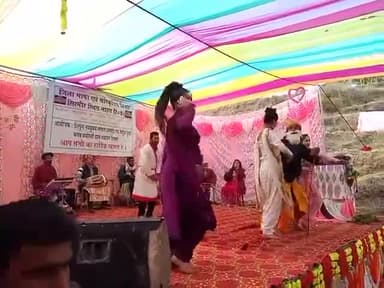 पझौता: जिला भाषा एवं संस्कृति विभाग के सौजन्य से युवा क्लब बधरोली द्वारा टिक्कर में किया गया सांस्कृतिक कार्यक्रम का आयोजन