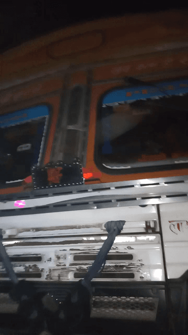 परिहार: हमारे गांव सिंगवाहिनी छोटी में ओवर लोड ट्रक द्वारा कई लाइन #तार टूट गया न्यूज
एंकर @anil kumar contact number
88253991