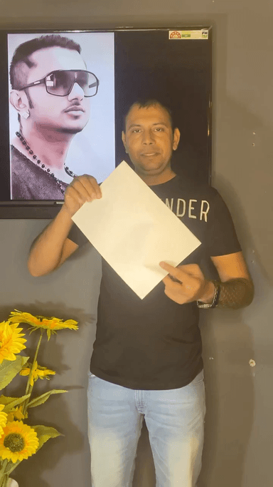 चरखी दादरी: Honey Singh portrait by paper cutting #honeysingh