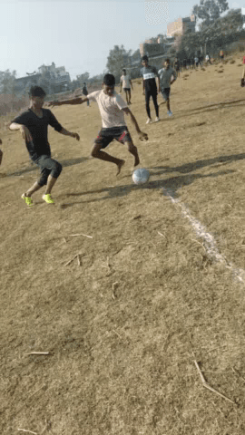 गया टाउन सीडी ब्लॉक: cherki dbc mein foot ball game hote huye #footballkajadugar #game #cherki #gayagame #millatcolony