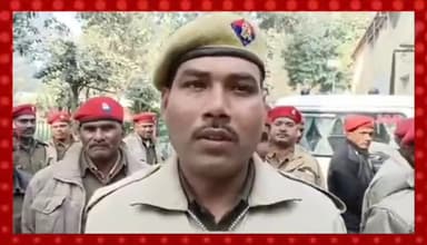 #मिर्जापुर_पीआरडी जवानों का जिला मुख्यालय पर प्रदर्शन 4 महीने से नहीं मिला है वेतन #मानदेय,अपने विभाग का चक्कर लगाते..