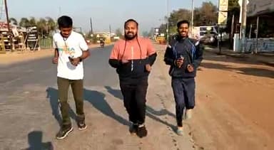 भारतीय जनता युवा मोर्चा जिला बेमेतरा द्वारा आयोजित #महापुरुष_विवेकानंद_जी_की_जयंती पर #मैराथन_दौड़ प्रतियोगिता मे शामिल