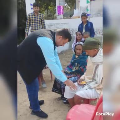 आज अपने 212 डेहरी विधानसभा क्षेत्र अंतर्गत ग्राम:- #गोपीबिगहा के "#अमर_शहीद_रवि_रंजन_यादव" जी के परिजनों के साथ उनके स्मारक स्थल पर उन्हें अपनी श्रद्धांजलि अर्पित करते हुए #झंडोत्तोलन किया !!