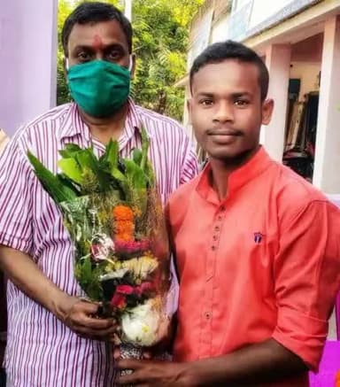 गोमिया विधायक आदरणीय @LMahtoGomia जी को जन्मदिन की हार्दिक बधाई।
#happybirthday #AJSU_PARTY https://t.co/6lKC419aRd