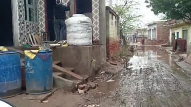 वैर: वर्षा के कारण जलभराव लोगों को हो रही है आने जाने में काफी दिक्कत | #nyamadpur #weir #bharatpur #weirnews #bharatpurnews